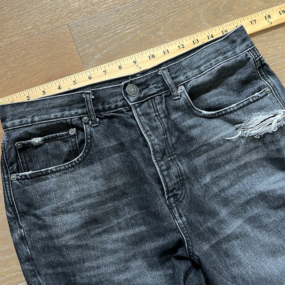 American Eagle Distressed Black Wash 90’s Boyfriend Jeans size 8 - Picture 5 of 12